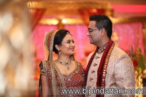 indian bride & groom photos by Hindu wedding photographer Bipin Dattani