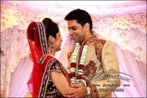 hilton t5 indian wedding photos of Chandni & Saagar on wedding stage